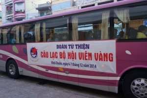 CLB Hoi vien Vang chung tay vi dong bao Vinh Thuan, Kien Giang